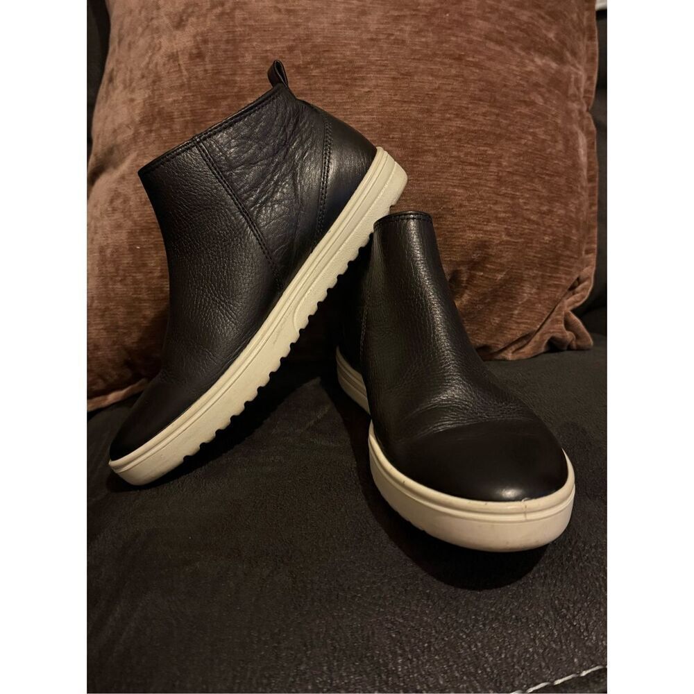 ✅Ecco black leather womens zip up bootie sneakers